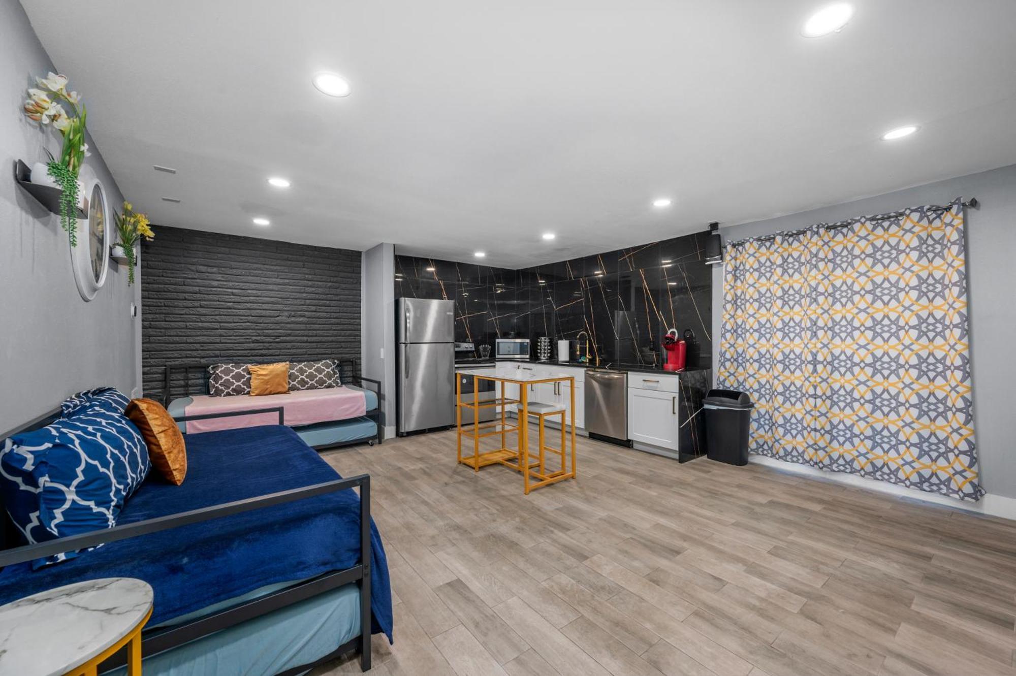 Daire Modern Heights With Pool *
